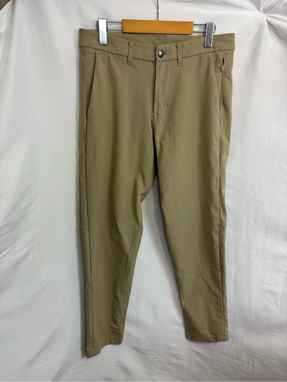 lululemon athletica Men's Slim Performance Chinos – Olive Tan